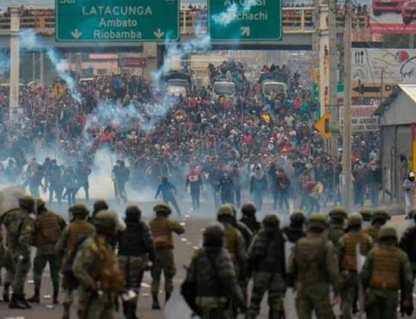Manifestación por marchas civiles en Ecuador 2019